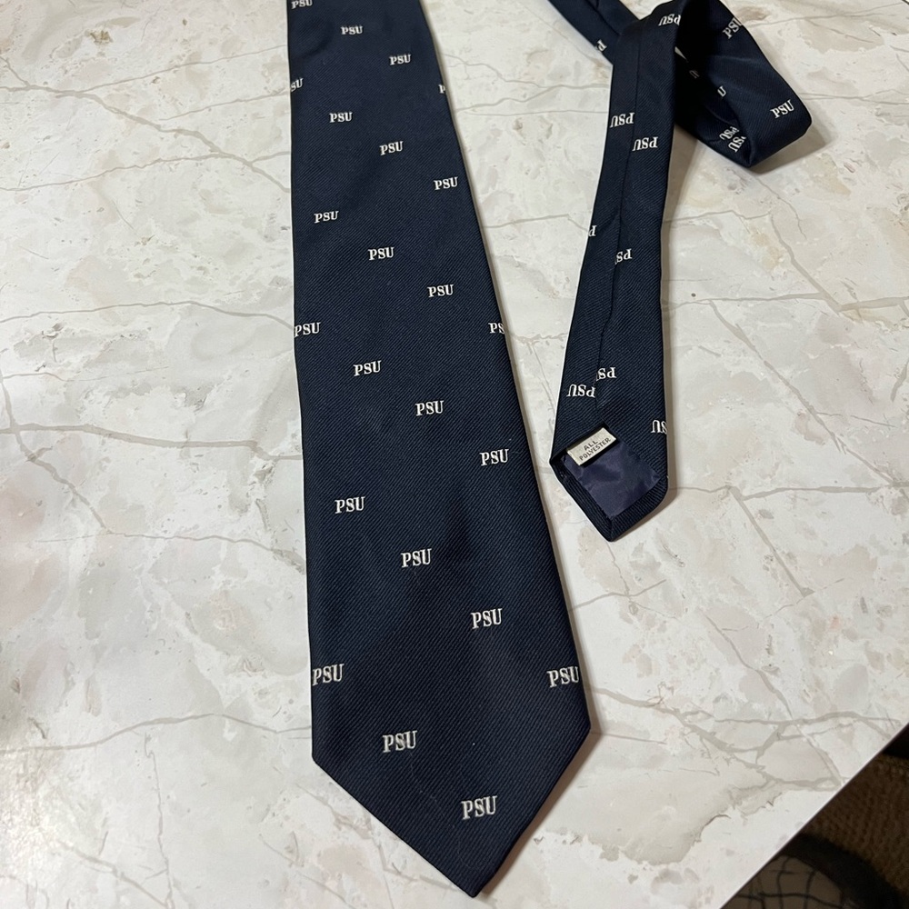 Vintage Penn State Nittany Lions PSU Beau Brummell Campus Neck Tie Navy White